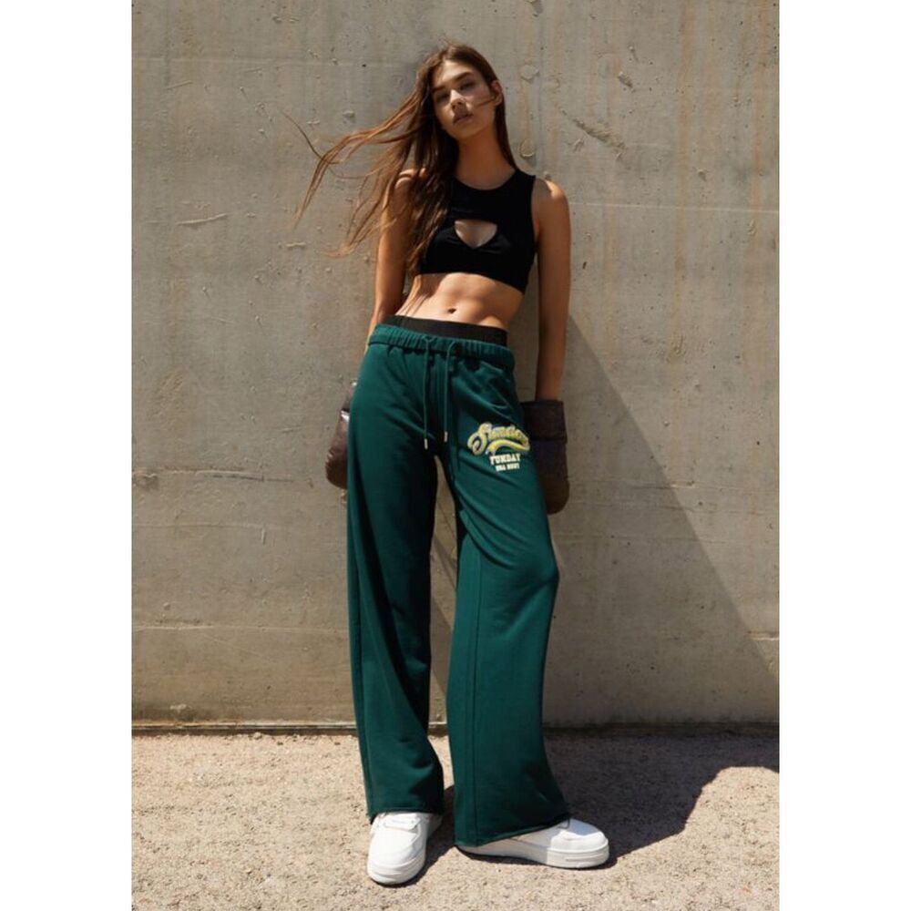 ✨BERSHKA GREEN SZ 10-12 YRS STRAIGHT SWEATPANTS✨